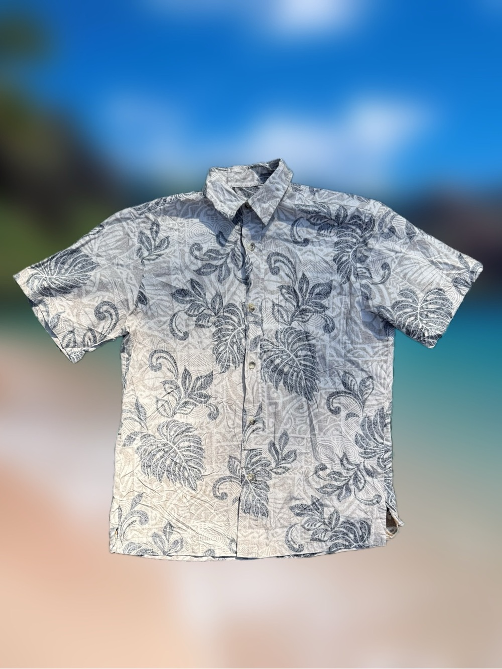 Blue Paradise Men’s Size Small Gray White Floral Button-Up Shirt Short Sleeve